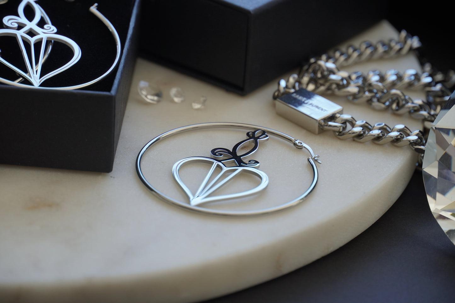 Logo Hoops Silver image 4